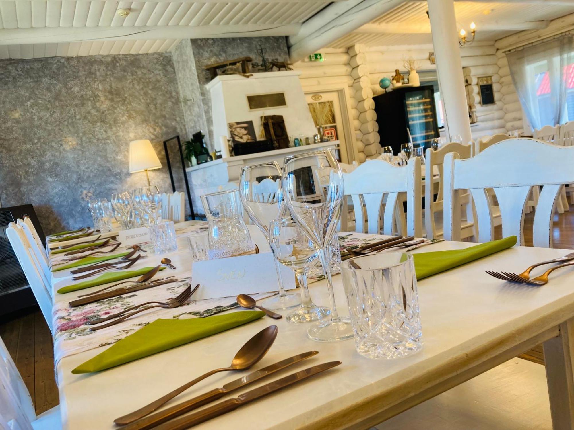Kliff Butiik Majutus & Restoran Hotell Panga Exteriör bild