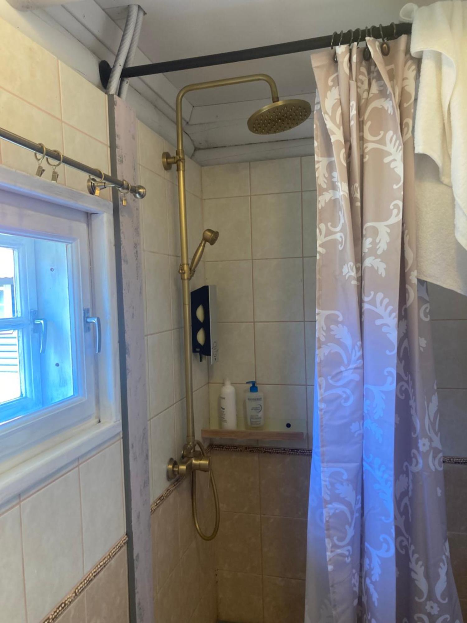 Kliff Butiik Majutus & Restoran Hotell Panga Exteriör bild