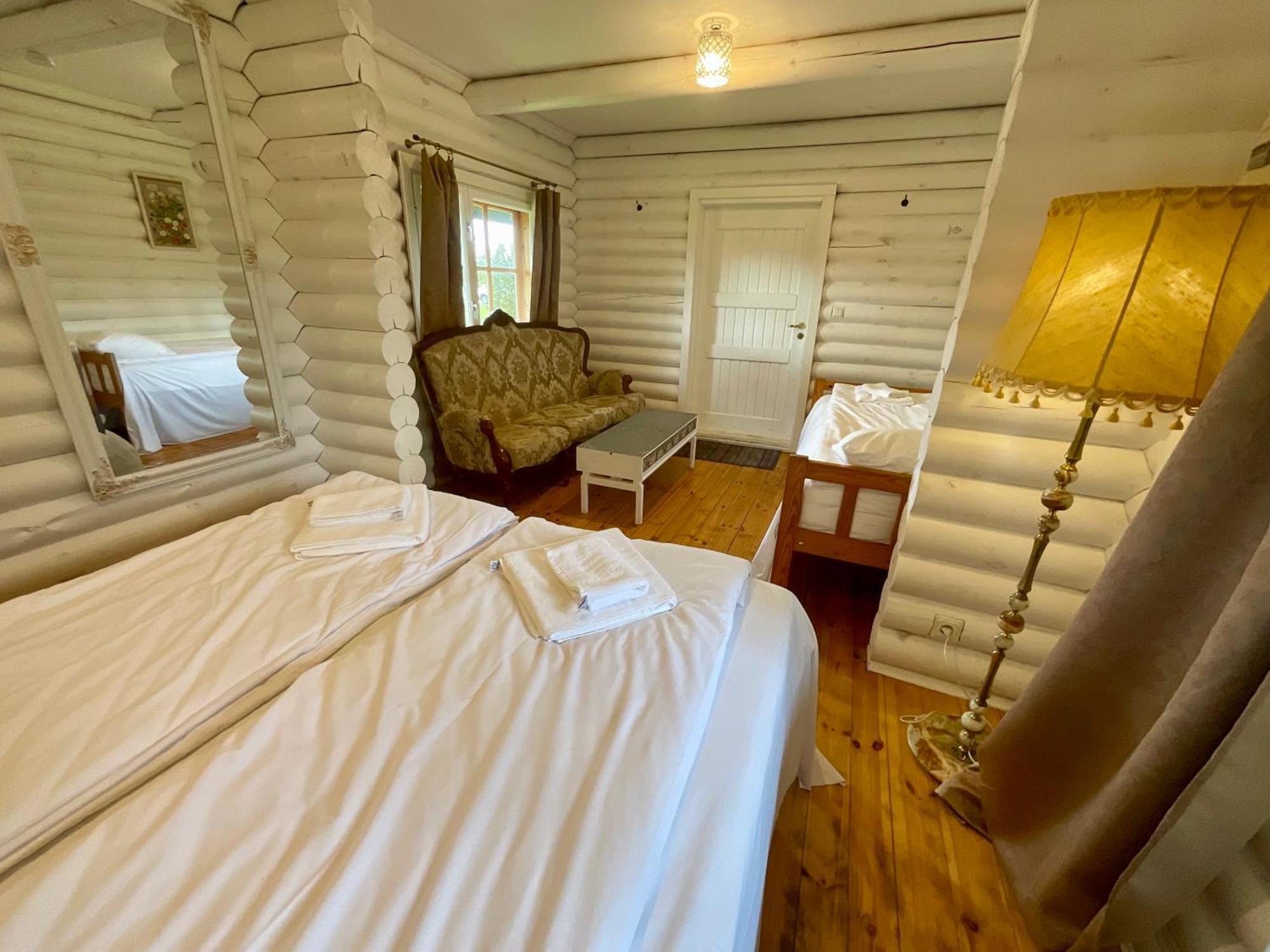 Kliff Butiik Majutus & Restoran Hotell Panga Exteriör bild